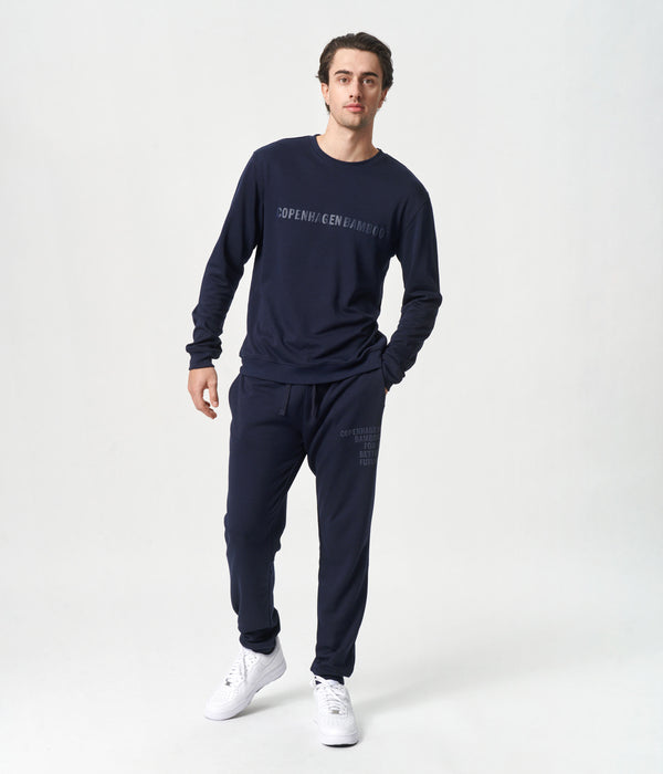 Marinblått joggingset i bambu med logotyp